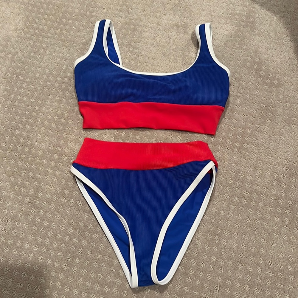 Lainey Snow bikini